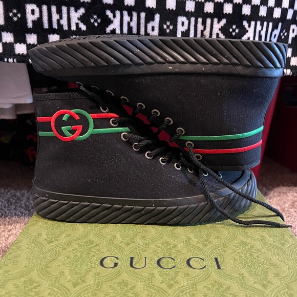 Gucci Black High-Top Sneakers with matching bag - Picture 14 of 16